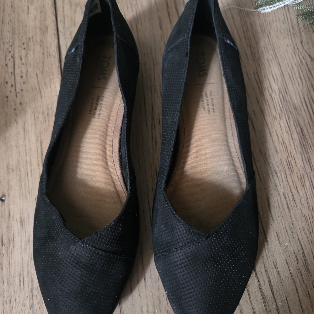 TOMS Women's Suede Black Flats